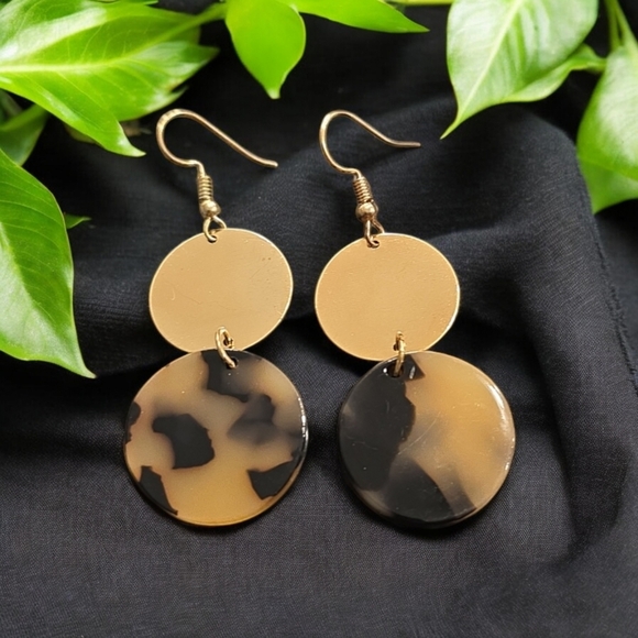 Gold Plated Acrylic Drop Dangle Earrings - Picture 1 of 2